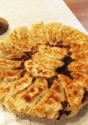 肉汁溢れる羽根つき大葉入りギョーザ-レシピのメイン写真