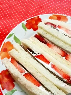 スライス生チョコレート苺のサンドイッチ♪-レシピのメイン写真