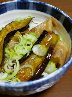 ナスと豚バラのにんにくバター醤油炒め丼-レシピのメイン写真
