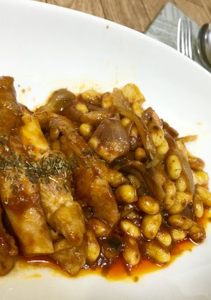焦がし大豆と柔らか鶏のトマトデミグラス-レシピのメイン写真