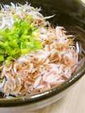 釜揚オキアミ（桜海老）・しらす・めかぶ丼
