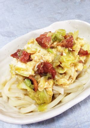 5分で完成!レンジで焼鳥缶親子うどん-レシピのメイン写真
