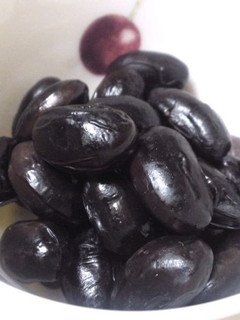 炊飯器で♪漆黒ピカピカ黒豆蒸し-レシピのメイン写真