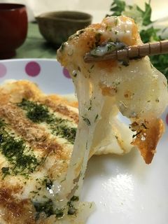 酒かすペースト利用術。お餅でお好み焼き。-レシピのメイン写真