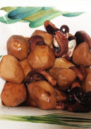 里芋とイイダコの煮物-レシピのメイン写真