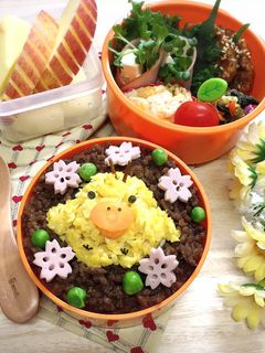 そぼろご飯でキイロイトリ弁当-レシピのメイン写真