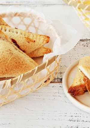 お花見に！片手で食べれるカレーパン-レシピのメイン写真