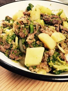 牛肉とブロッコリーとじゃがいもの甘辛炒め-レシピのメイン写真