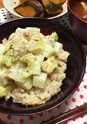 簡単混ぜるだけ、アボカド長芋海鮮丼-レシピのメイン写真