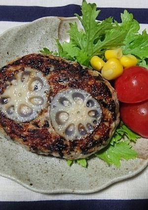 打ち豆とひじきの煮物で鶏バーグ-レシピのメイン写真