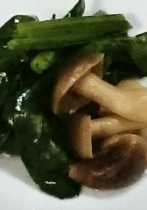 ほうれん草とキノコのバターソテー-レシピのメイン写真