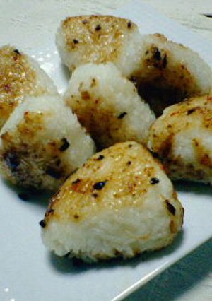 ガーリックしょうゆの焼きおにぎり-レシピのメイン写真