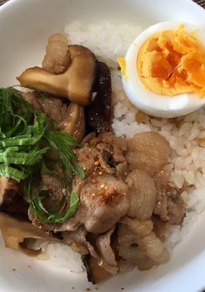 シイタケ豚丼、ルーローハン的どんぶり-レシピのメイン写真