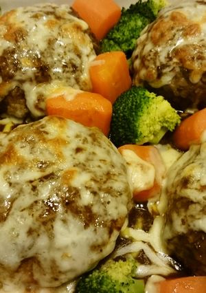 大皿でチーズオンハンバーグ-レシピのメイン写真