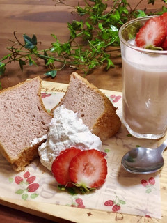 苺の米粉シフォンケーキ♡&苺クリーム♡-レシピのメイン写真