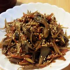 รูปของ 食物繊維たっぷり♪鶏もも肉のきんぴら炒め