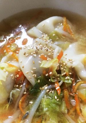 楽ちん簡単！冷凍水餃子で味噌スープ-レシピのメイン写真