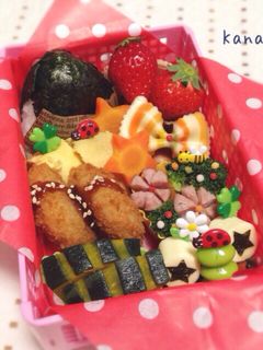 幼稚園 おにぎりとお花のお弁当-レシピのメイン写真