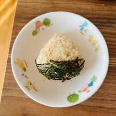 รูปของ 【保育所給食】びっ栗おにぎり