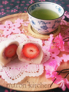 余ったお餅で簡単柔らか~ぃ♥いちご大福-レシピのメイン写真
