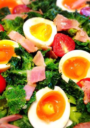 プチヴェールと半熟卵のホットサラダ-レシピのメイン写真