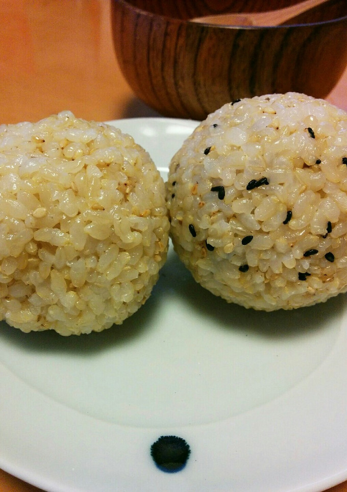 ごまとチーズの玄米おにぎり-レシピのメイン写真