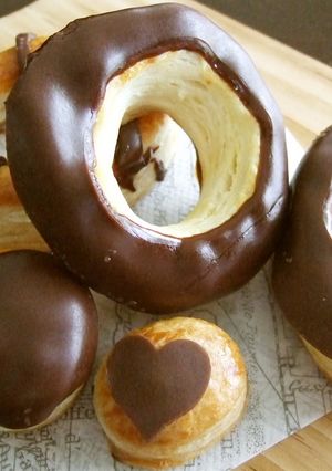 簡単チョコデコ❤クロワッサンドーナツ-レシピのメイン写真