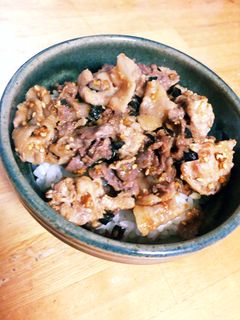 ふりかけアレンジ!カレー風味牛丼-レシピのメイン写真