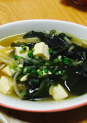 玉ねぎと豆腐のワカメスープ-レシピのメイン写真