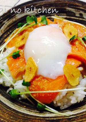 ○*サーモンのダブルにんにく味噌辛丼*-レシピのメイン写真