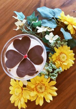 四つ葉のチョコとヨーグルトのパフェ-レシピのメイン写真