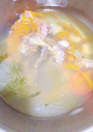鶏ガラ、手羽元の骨で鶏ガラスープ♡-レシピのメイン写真