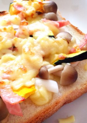 かぼちゃ×しめじのチーズトースト-レシピのメイン写真
