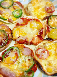 餃子の皮で簡単ミニピザ☆おつまみにも-レシピのメイン写真