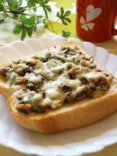 おからの煮物リメイク☆チーズトースト-レシピのメイン写真
