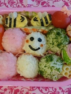 お花いっぱい春のお弁当♪-レシピのメイン写真