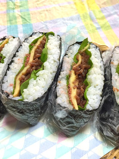 春の行楽♪サラダ菜おにぎらず-レシピのメイン写真