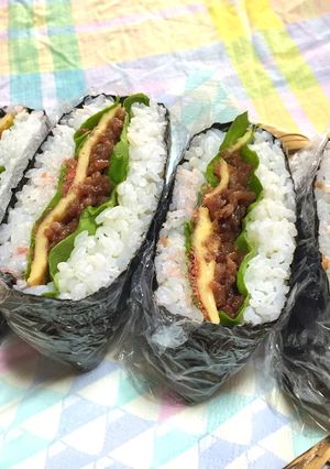 春の行楽♪サラダ菜おにぎらず-レシピのメイン写真