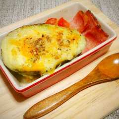 รูปของ 豪快！アボカドのチーズ焼き