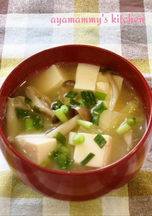 白菜としめじと豆腐のお味噌汁♪-レシピのメイン写真