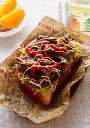 スタミナ焼き肉オープンサンド-レシピのメイン写真