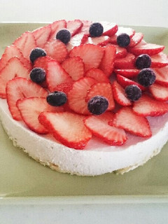 混ぜるだけ!イチゴのムースケーキ-レシピのメイン写真