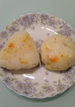 しらすとチーズの焼きおにぎり-レシピのメイン写真