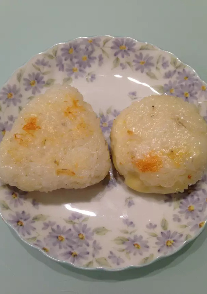 しらすとチーズの焼きおにぎり-レシピのメイン写真