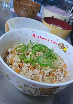 みんな大好き☆時短しっとり鶏そぼろ丼♪-レシピのメイン写真