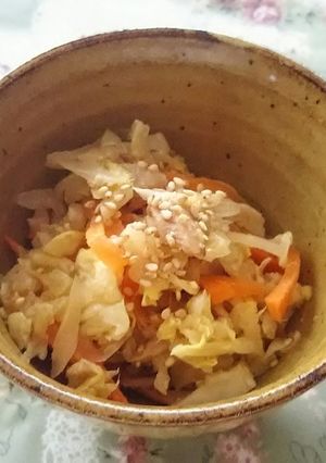 胡麻香る♪春キャベツと人参のツナ炒め-レシピのメイン写真