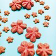 いちごパウダーで桜の絞り出しクッキー