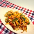 人参と鶏皮のスタミナ炒め