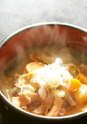 残り物の豚汁で作る一味違うちゃんぽん麺-レシピのメイン写真