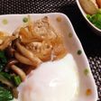 焼き豆腐と冬菜の煮びたし:温玉入り